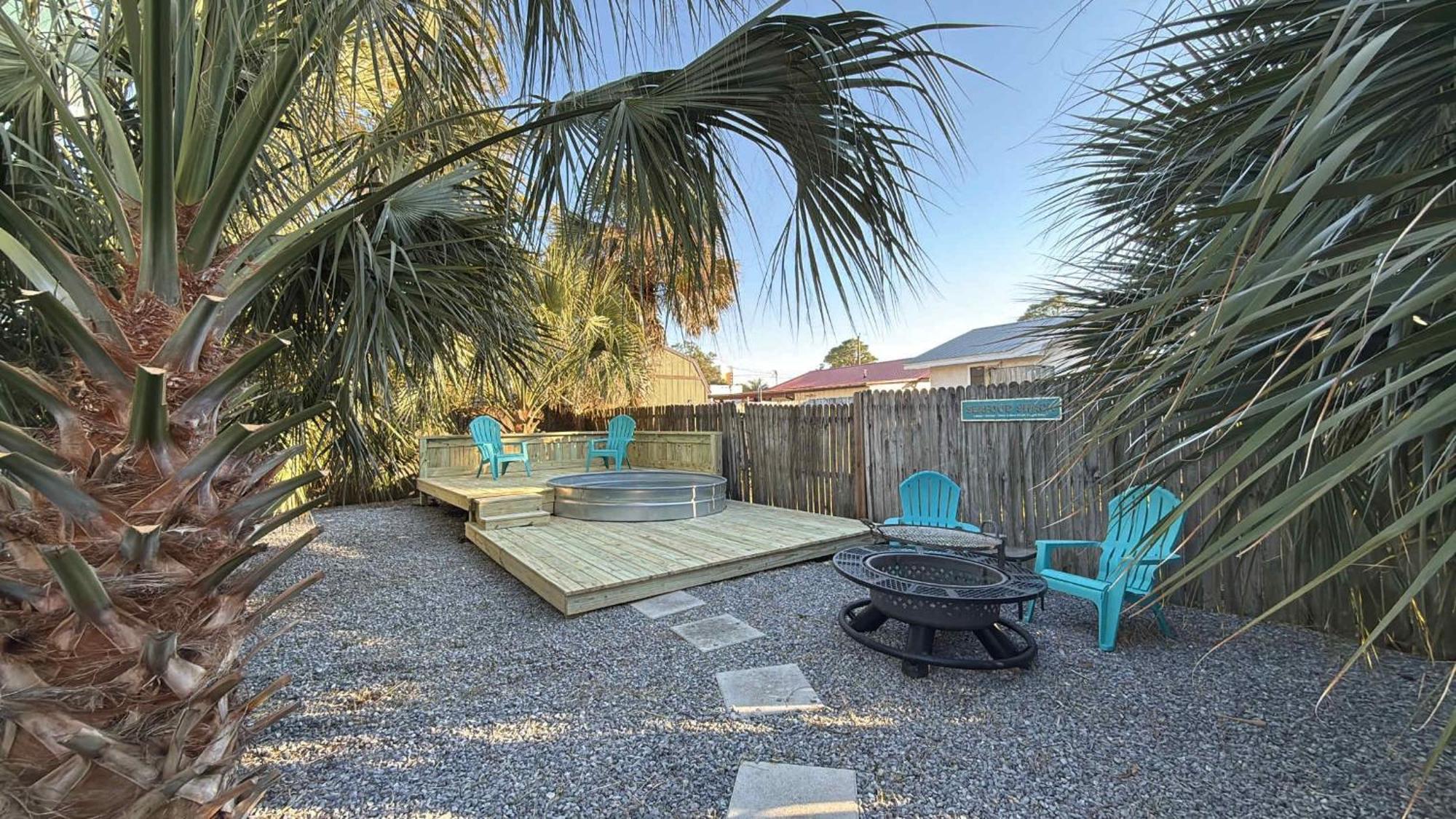 Holiday home Walk To Restaurants Fire Pit Large Porch *